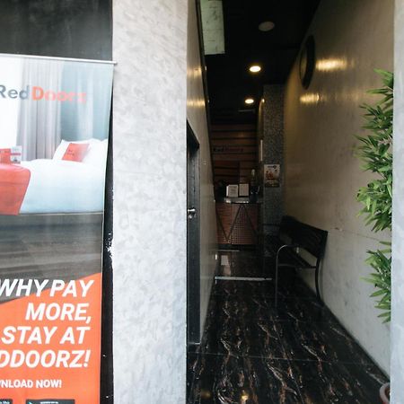 Reddoorz Near Quiapo Church Манила Экстерьер фото